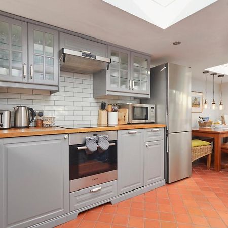 Windlass Cottage Lymington Exterior photo